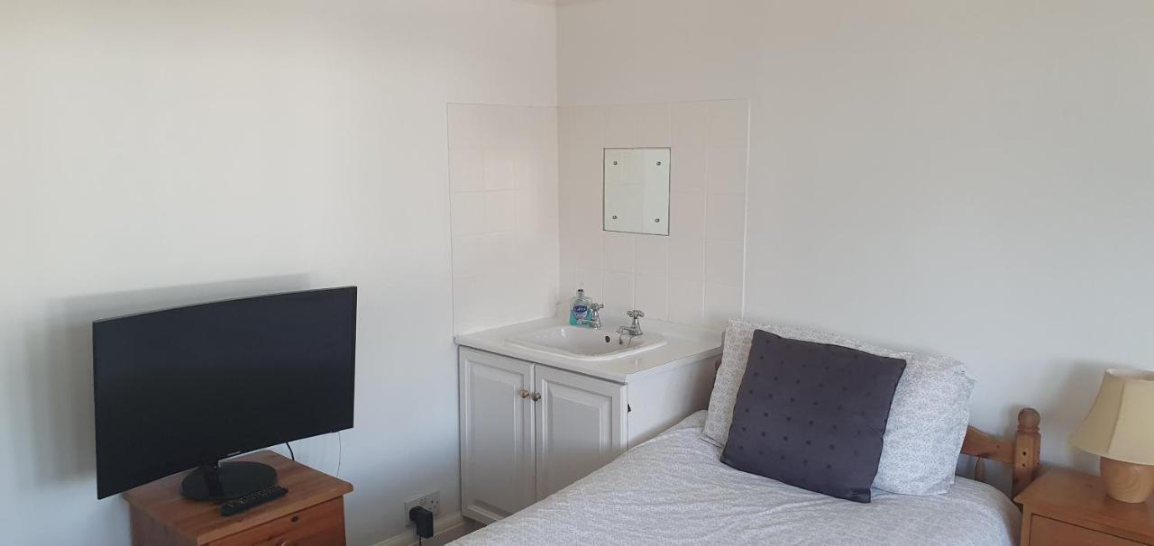 Private Rooms Just 19 Minutes From Central London Northfleet 外观 照片